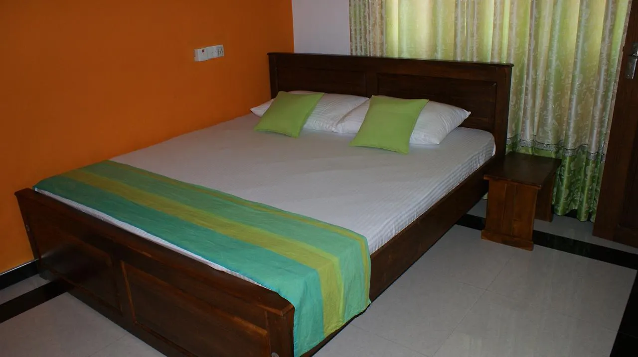 Bee Nest Bed & Breakfast Negombo 0*,